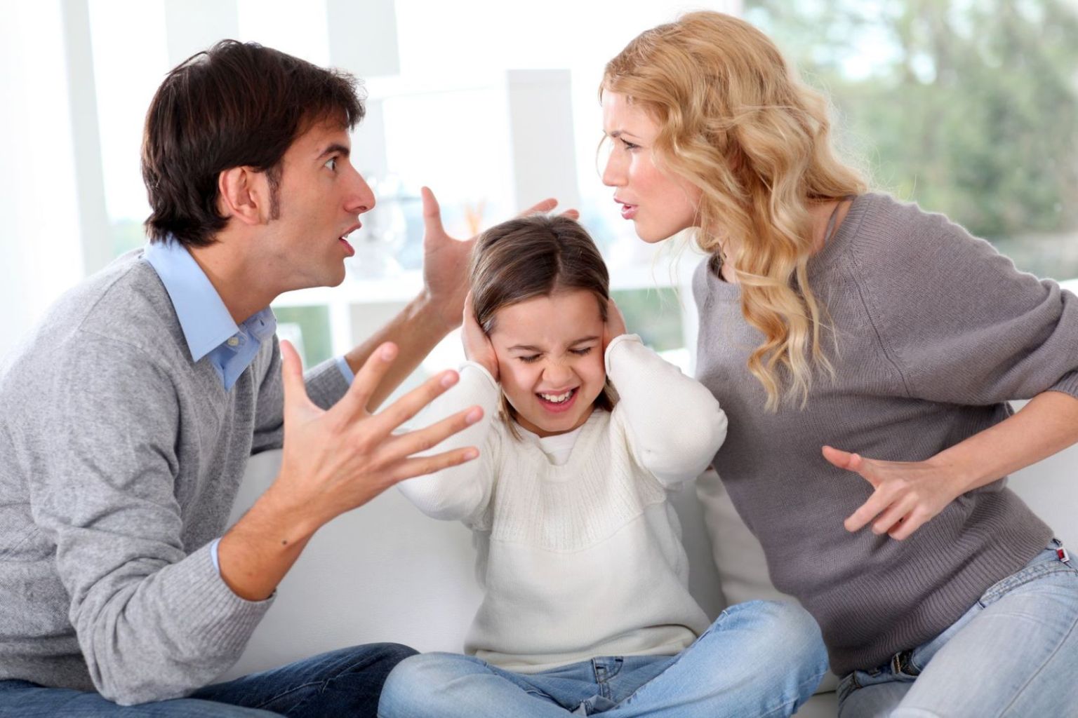 親の姿を見て子は育つ!親が離婚すると子供も離婚しやすい理由 - 恋愛の科学